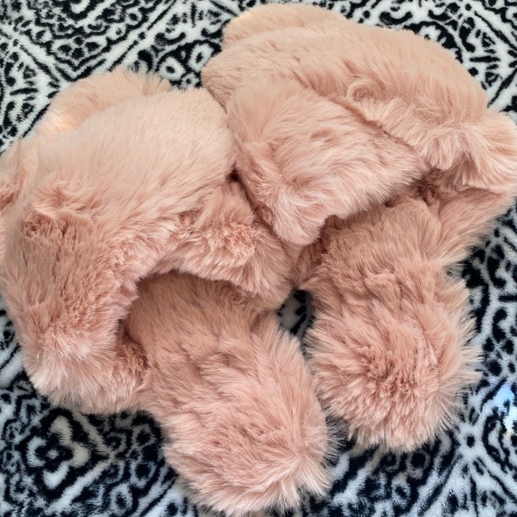 Shoes B1g1 Never Worn Fluffy Rose Gold House Slippers Poshmark